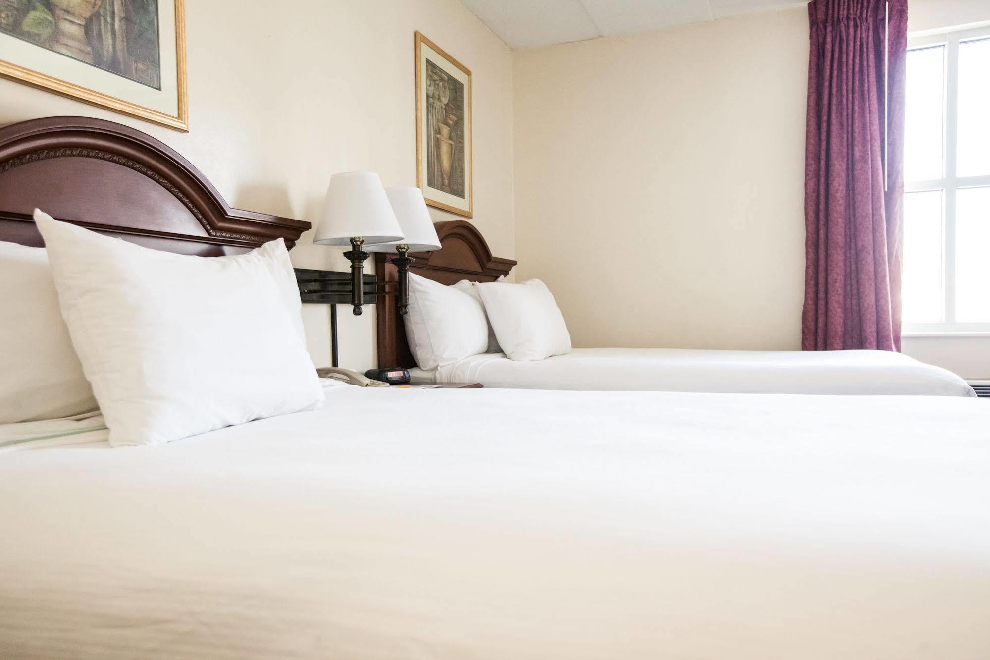 อินส์ออฟ เวอร์จิเนีย ฟอลส์ เชิร์ช Hotel ฟอลส์เชิร์ช ภายนอก รูปภาพ
